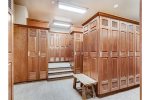 Ski lockers for your convenience